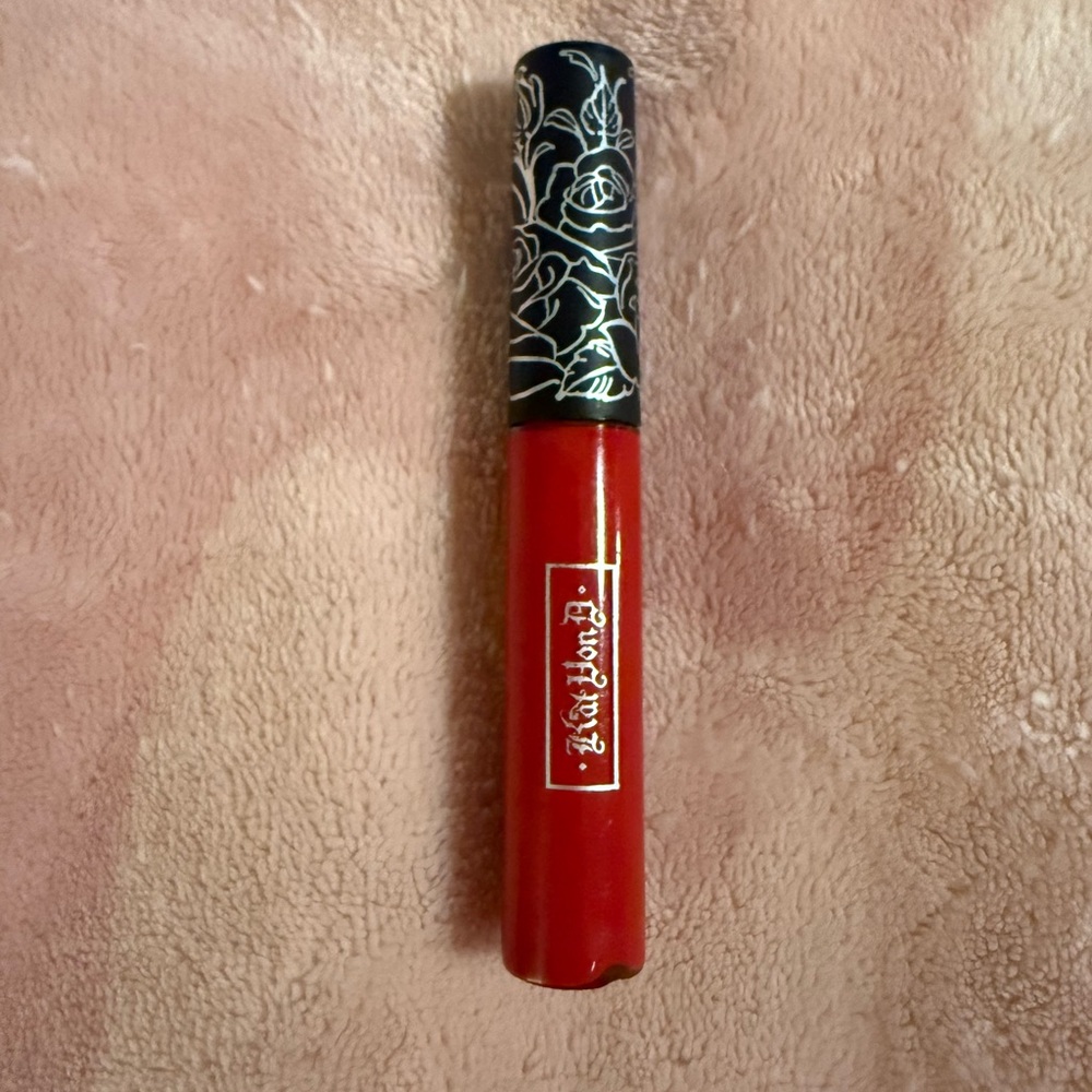 Kat Von D Everlasting Liquid Lipstick Mini in Santa Sangre